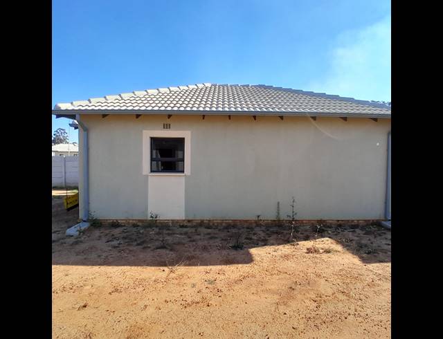 2 BEDROOM FREEHOLD FOR SALE IN NEW MODDER